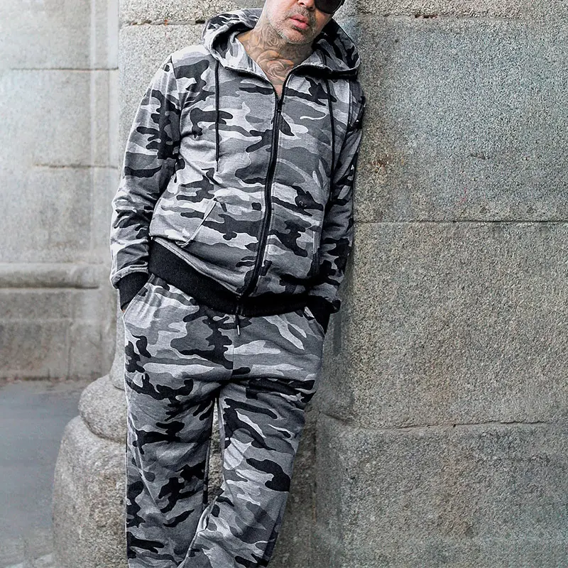 Custom Wholesale Men's Sweatsuits 2 Piece Tracksuit Sets Supplier Camo (8)bou