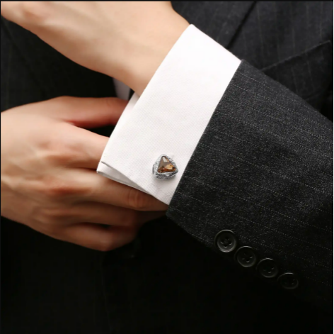 The style on the sleeve: the charm of different cuffs